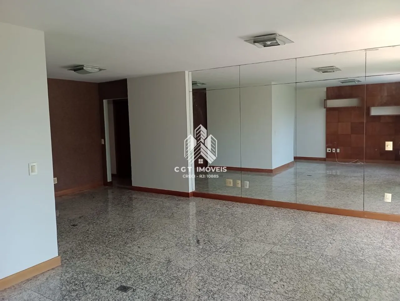 4-bedroom apartment with built-in wardrobes — photo 8