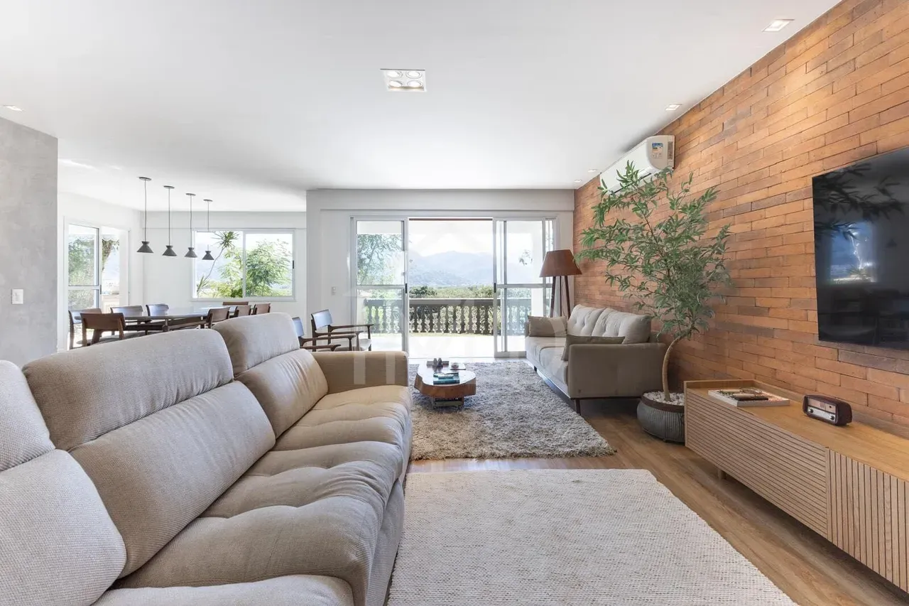 Furnished house with 4 bedrooms and 5 bathrooms — photo 25