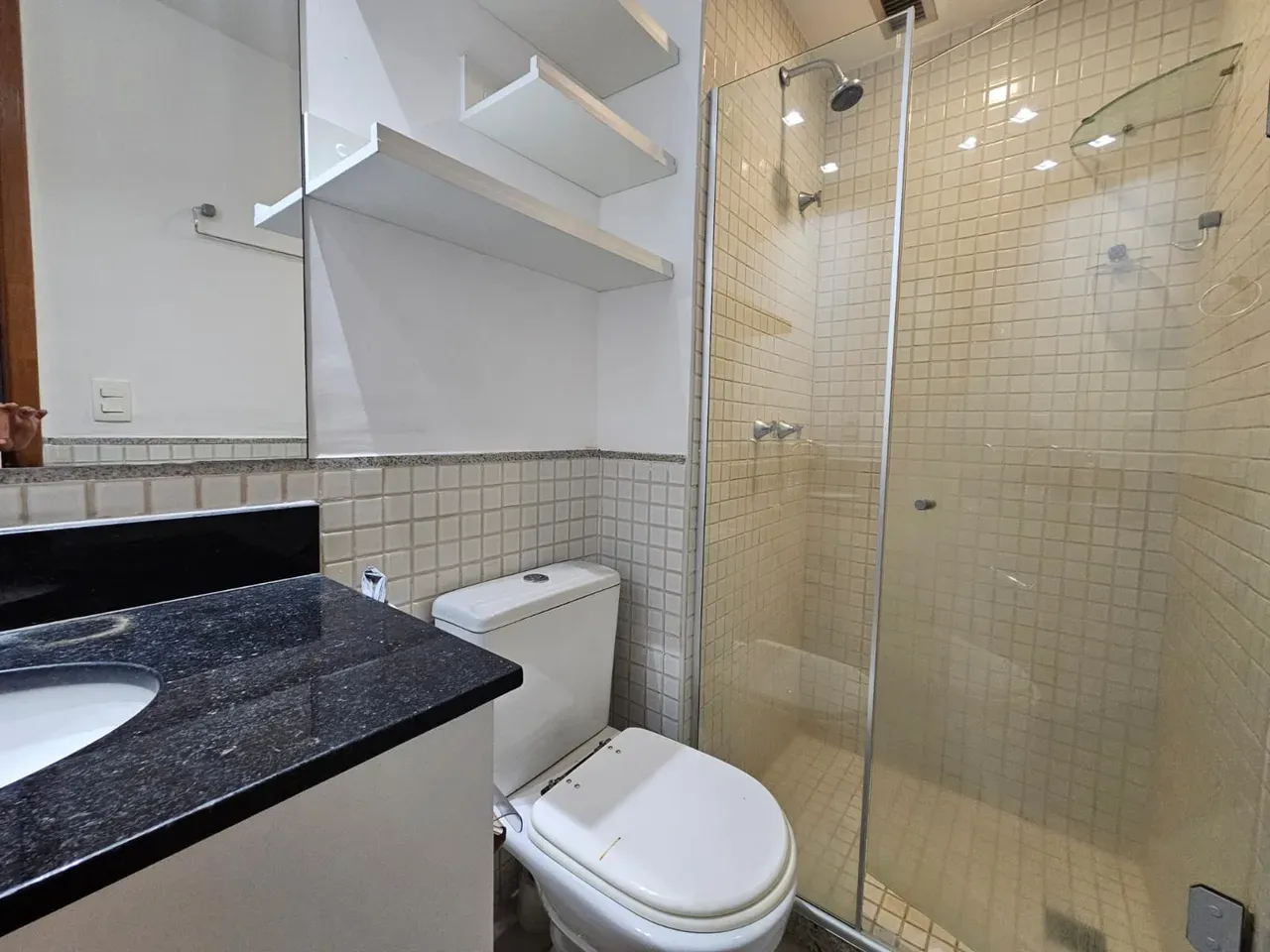 Apartment with separate gas kitchen and 4 bathrooms — photo 31