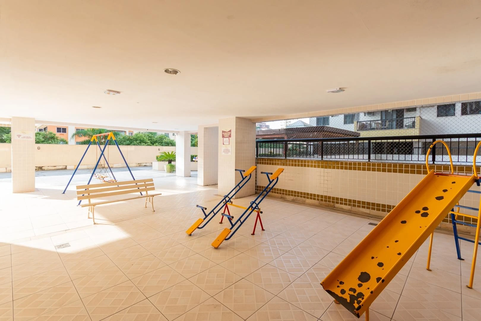 4-bedroom apartment with a mountain view in Rio de Janeiro — photo 34