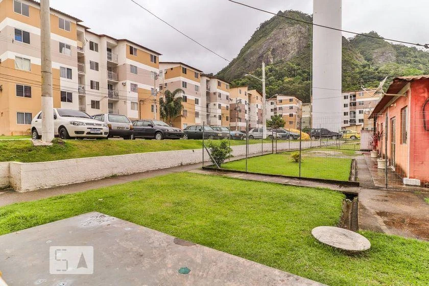2-bedroom apartment in a building with a pool — photo 31