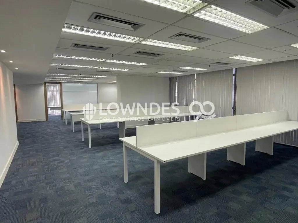 242 m² apartment with 1 bedroom and air conditioning — photo 31