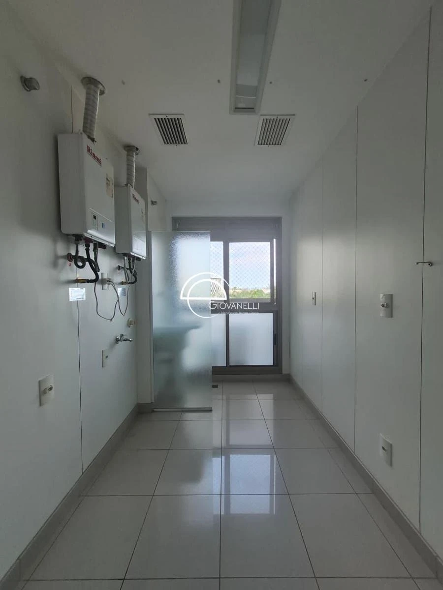 4-bedroom apartment with floor-to-ceiling windows — photo 28