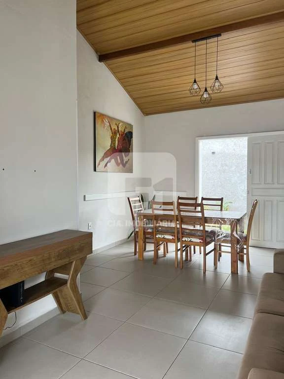 Casa com 3 quartos e 4 banheiros de 100 m² — photo 2