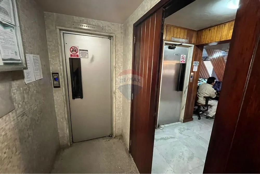 Furnished 4-bedroom apartment with 2 baths and 183 m² — photo 47