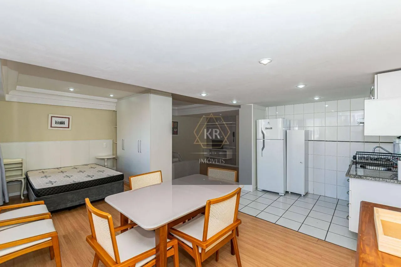 1-bedroom apartment with open-plan kitchen — photo 10