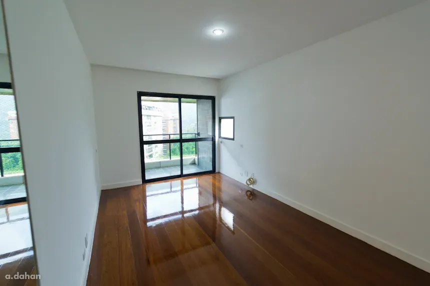 Unfurnished apartment with 4 bedrooms and 5 bathrooms — photo 15