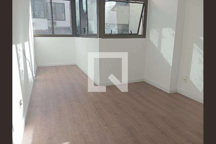 130 m² apartment with 3 bedrooms and a balcony — photo 17