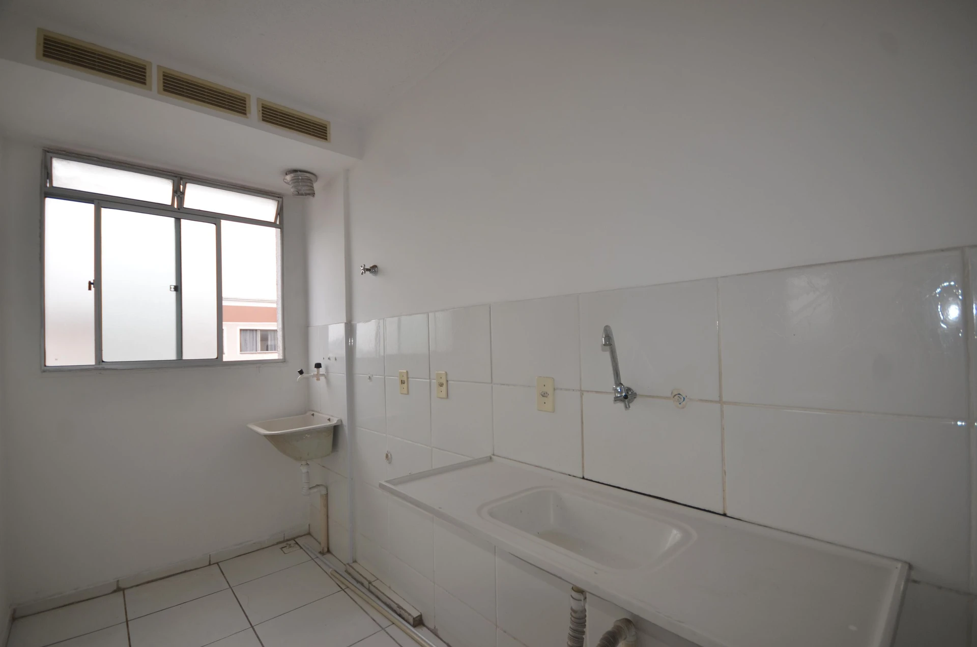 Unfurnished 2-bedroom apartment with 1 parking space — photo 6