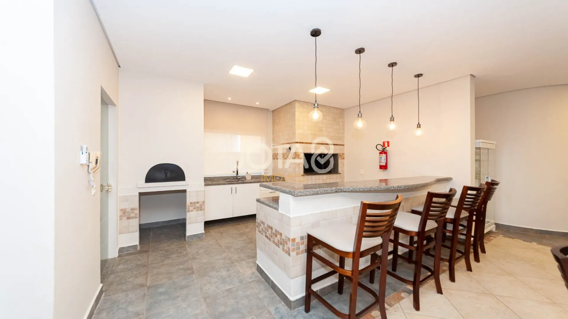 House with 3 bedrooms, 345 m² and 6 parking spaces — photo 56