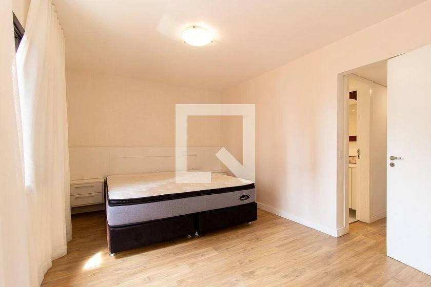Bathtub in a 3-bedroom apartment, 176 m² — photo 5