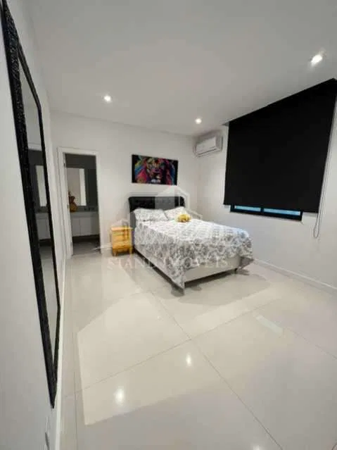 Casa com janelas do piso ao teto, Recreio dos Bandeirantes — photo 7