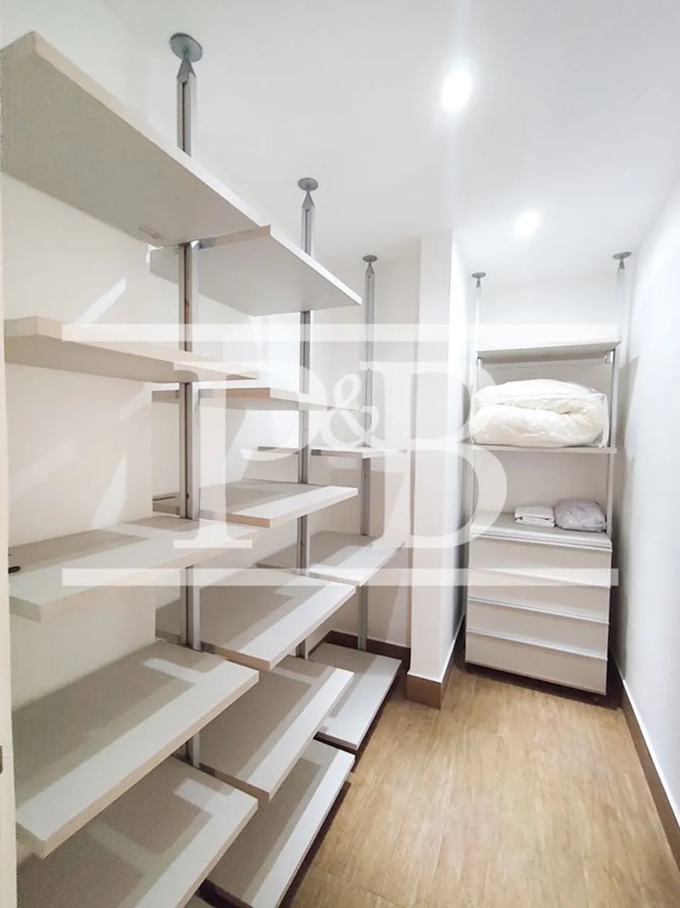 Apartamento para alugar com 3 dormitórios e varanda de vidro — photo 9