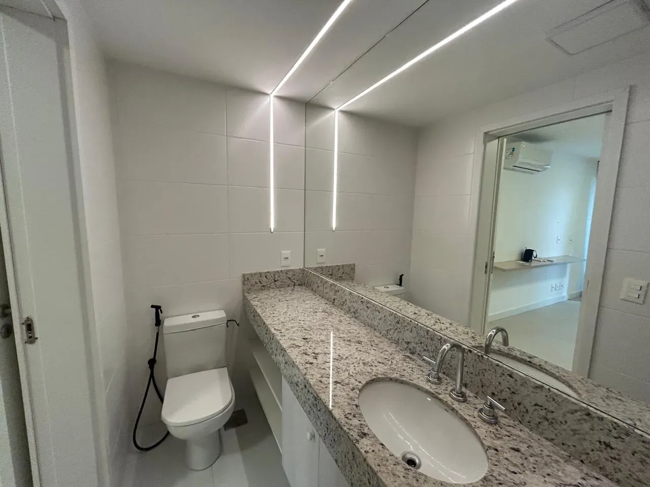 4-bedroom apartment in a building with a sauna — photo 14