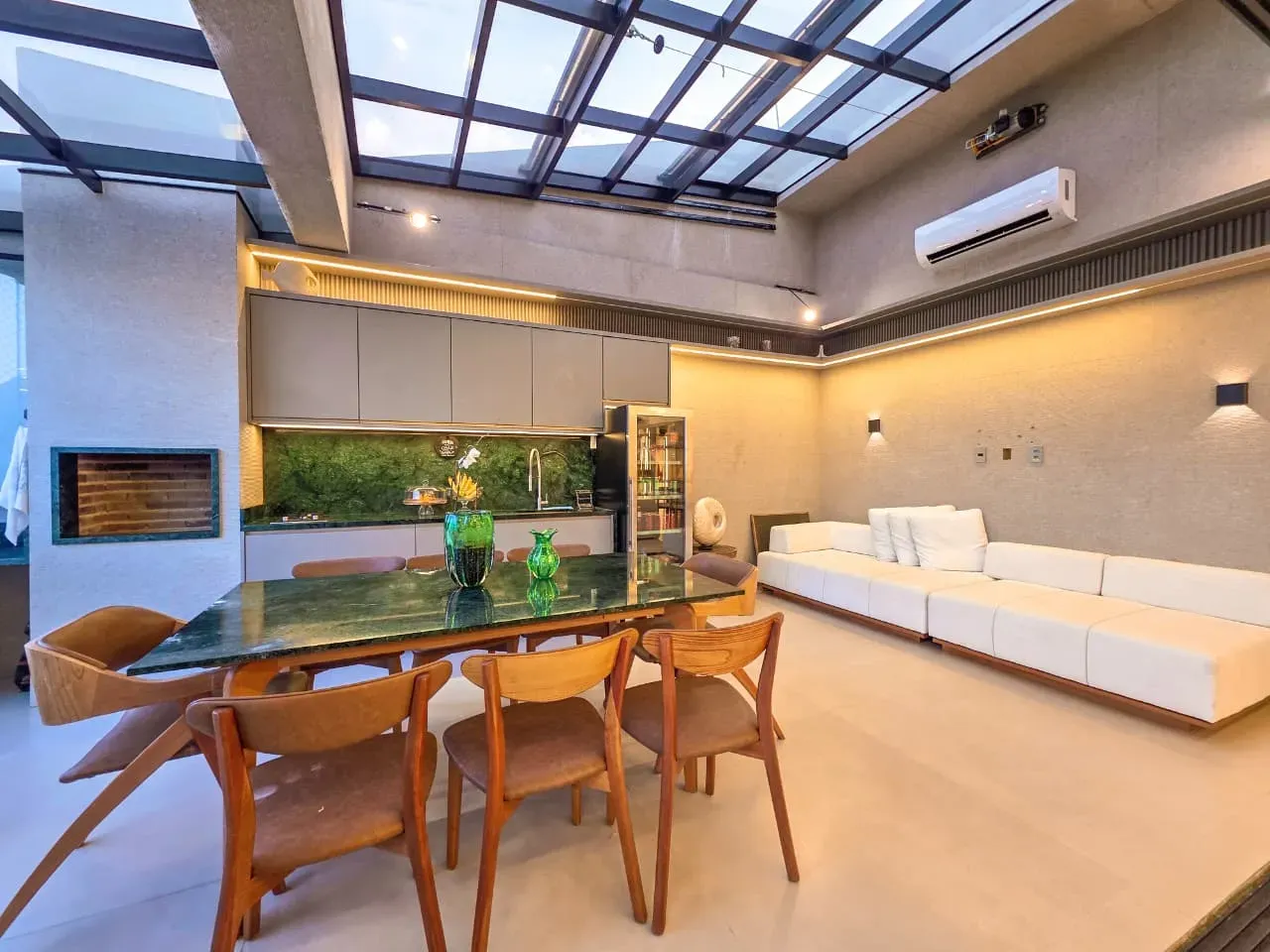 Bathtub in a 3-bedroom apartment, 240 m² — photo 8