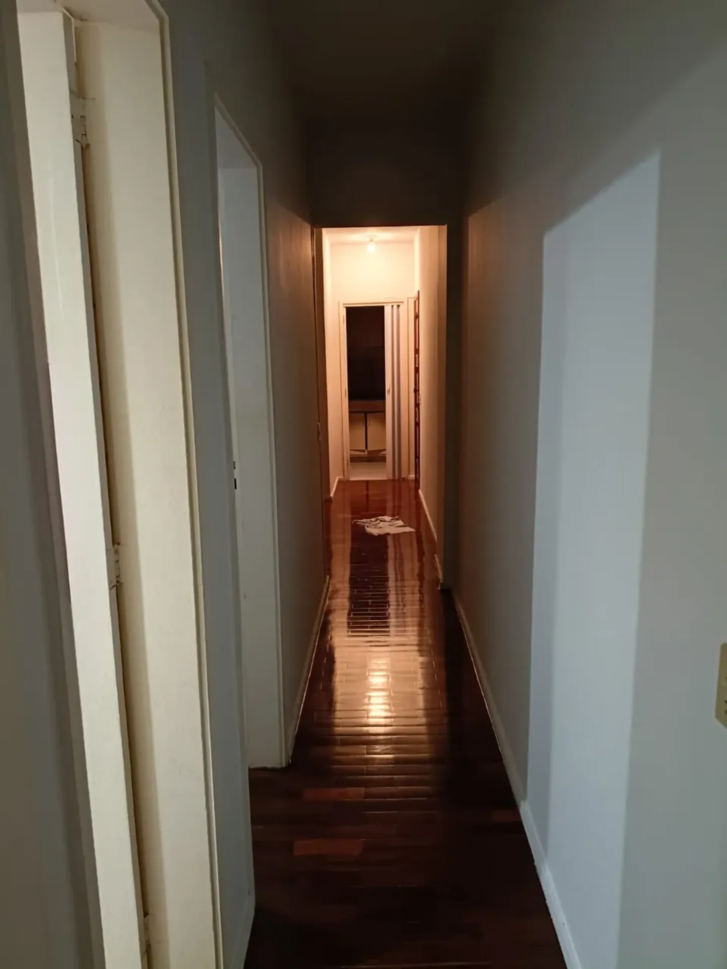 Деревянный пол или ламинат и 2 спальни: квартира 80 м² — photo 9