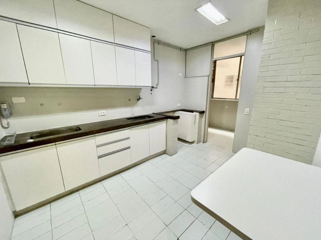 Apartamento de 150 m² com espaço de home office e banheira — photo 9