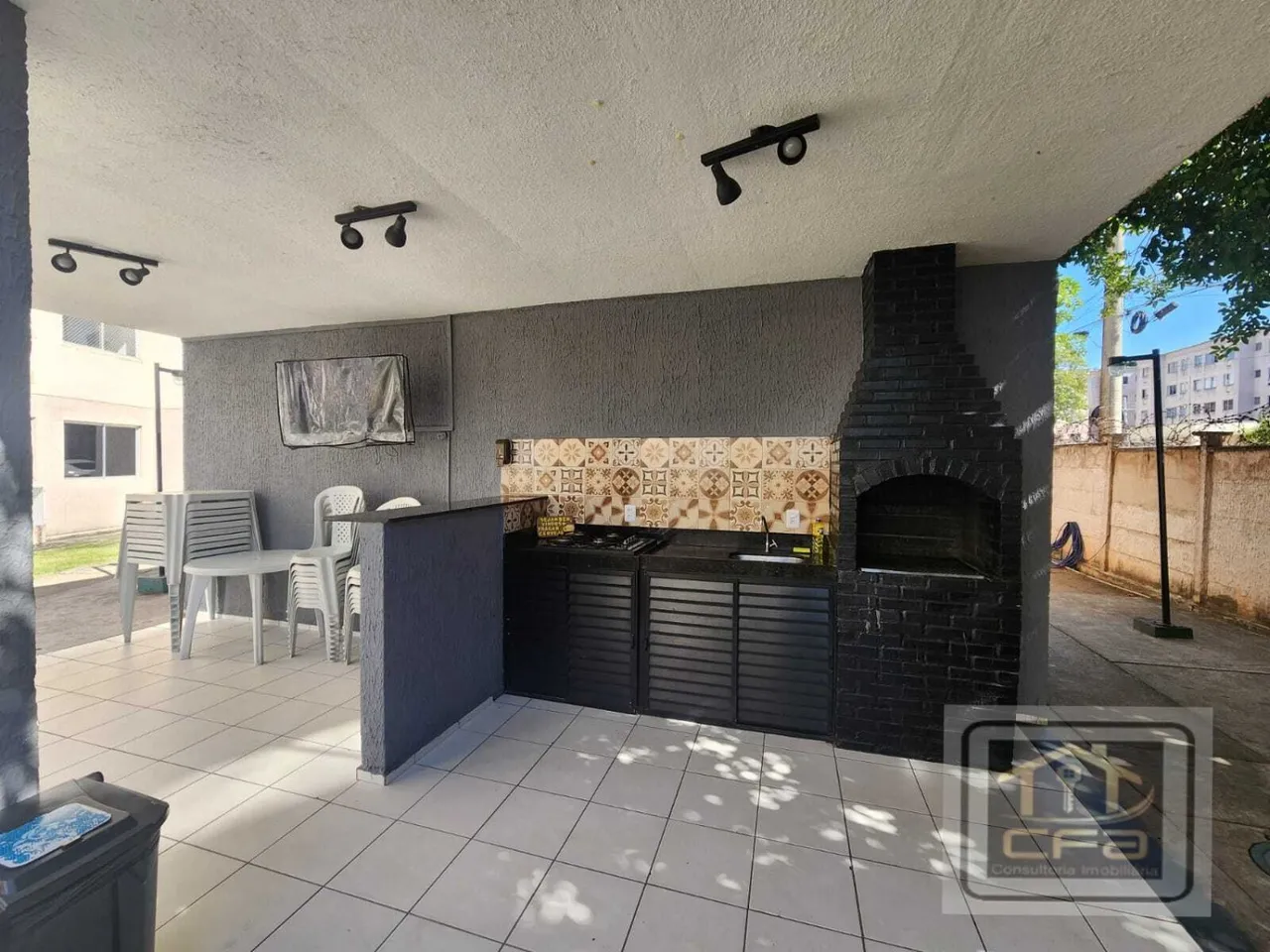 Apartamento de 2 quartos com banheiro e box de vidro — photo 10