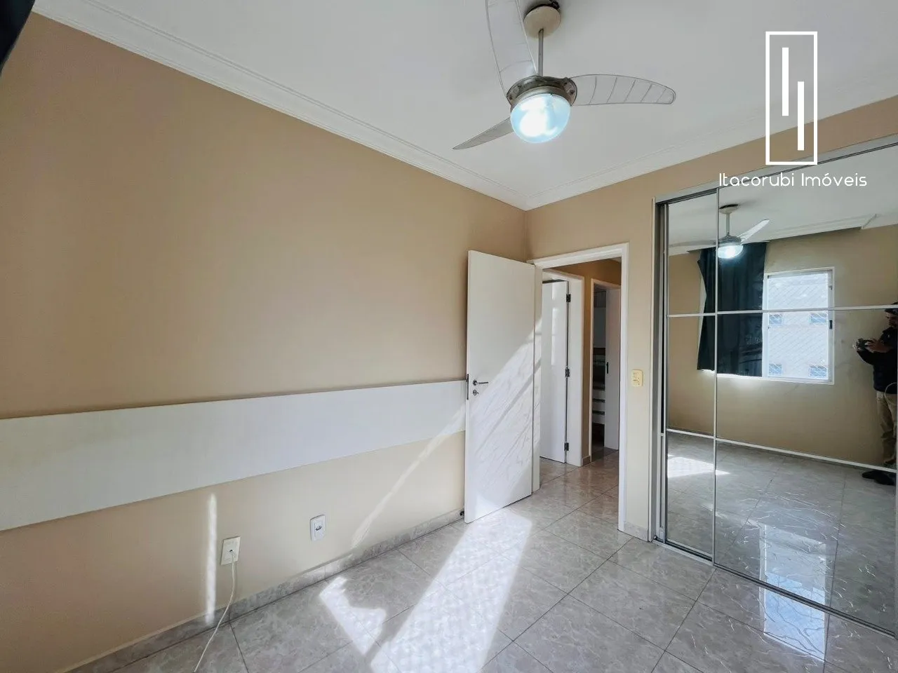 Departamento con balcón cerrado con vidrio en Florianópolis — photo 17