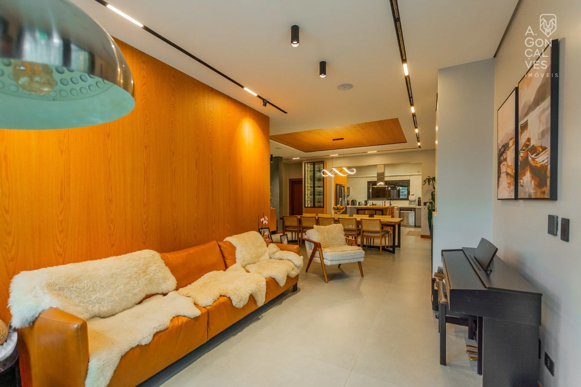 Furnished house with 4 bedrooms and 5 bathrooms — photo 18