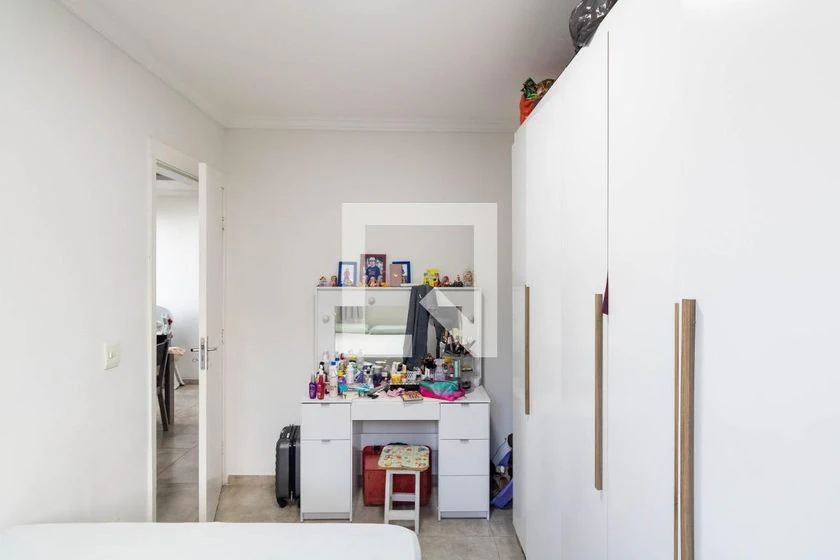 2-bedroom apartment with a closed kitchen and gas stove — photo 9