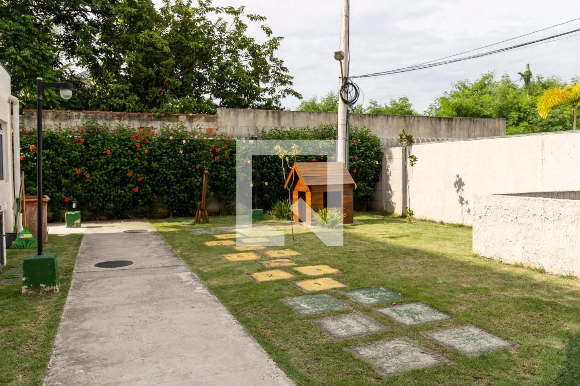 Apartamento com 2 quartos e área de serviço com tanque — photo 3