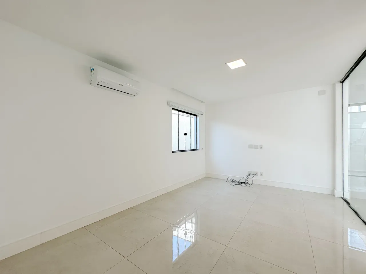 4-suite house with 6 bathrooms, 370 m² and 3 parking — photo 21