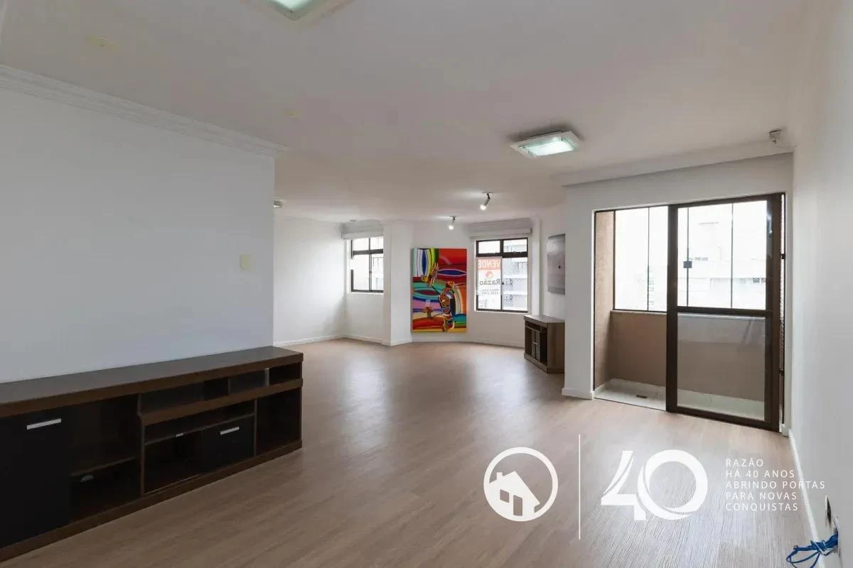 Apartment, 148 m², with a glass-enclosed balcony — photo 9