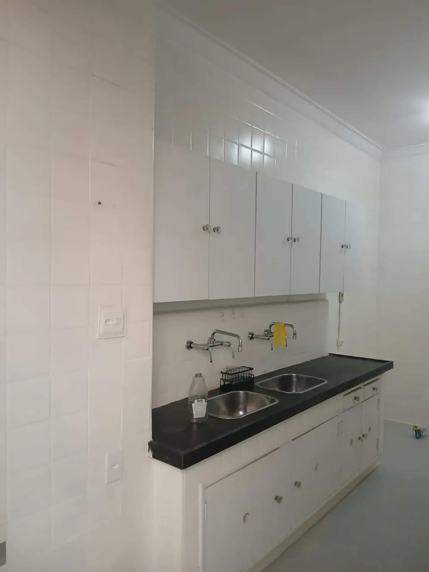 3-bedroom apartment with a mountain view in Rio de Janeiro — photo 2