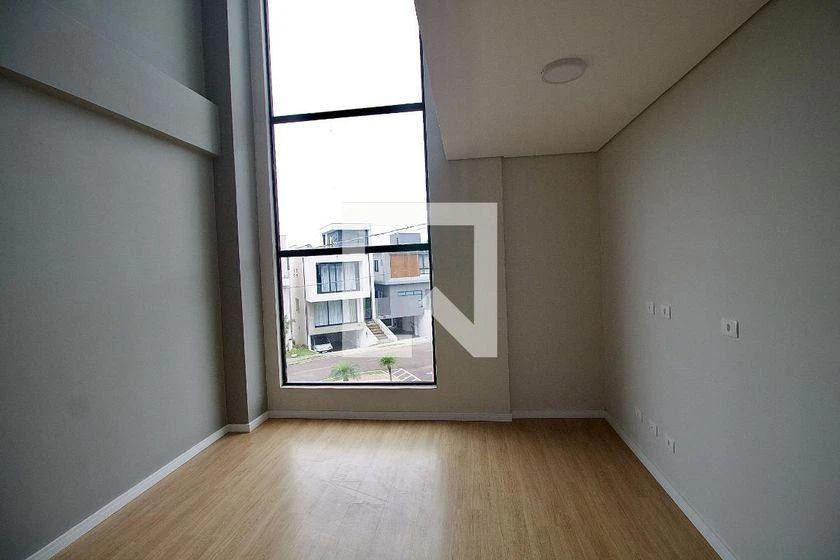 3-bedroom house with floor-to-ceiling windows — photo 9