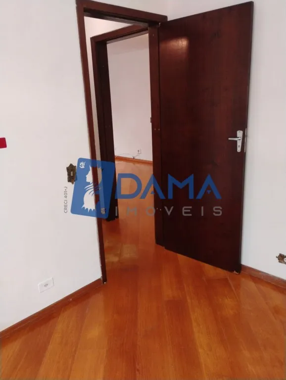 Wood or laminate floors in a 2-bedroom apartment, 79 m² — photo 22