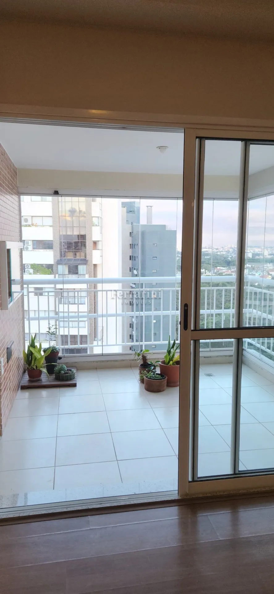 Apartment with 3 bedrooms and a closed kitchen — photo 19