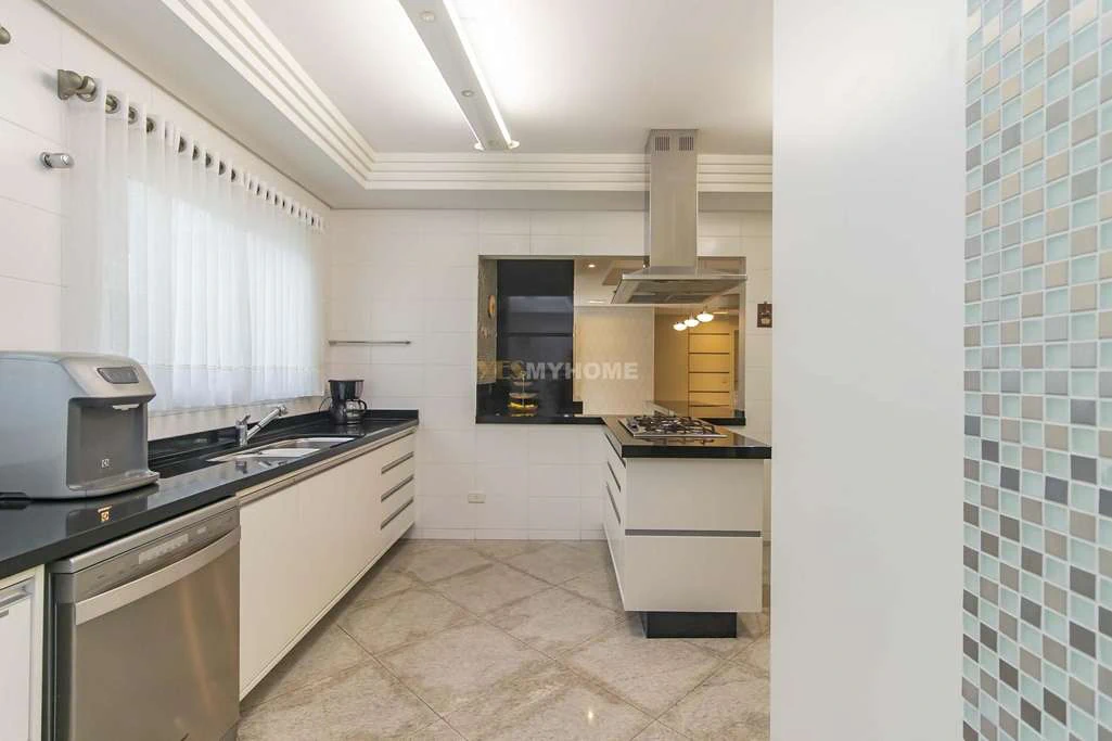 House with 3 en-suite bedrooms and separate gas kitchen — photo 2