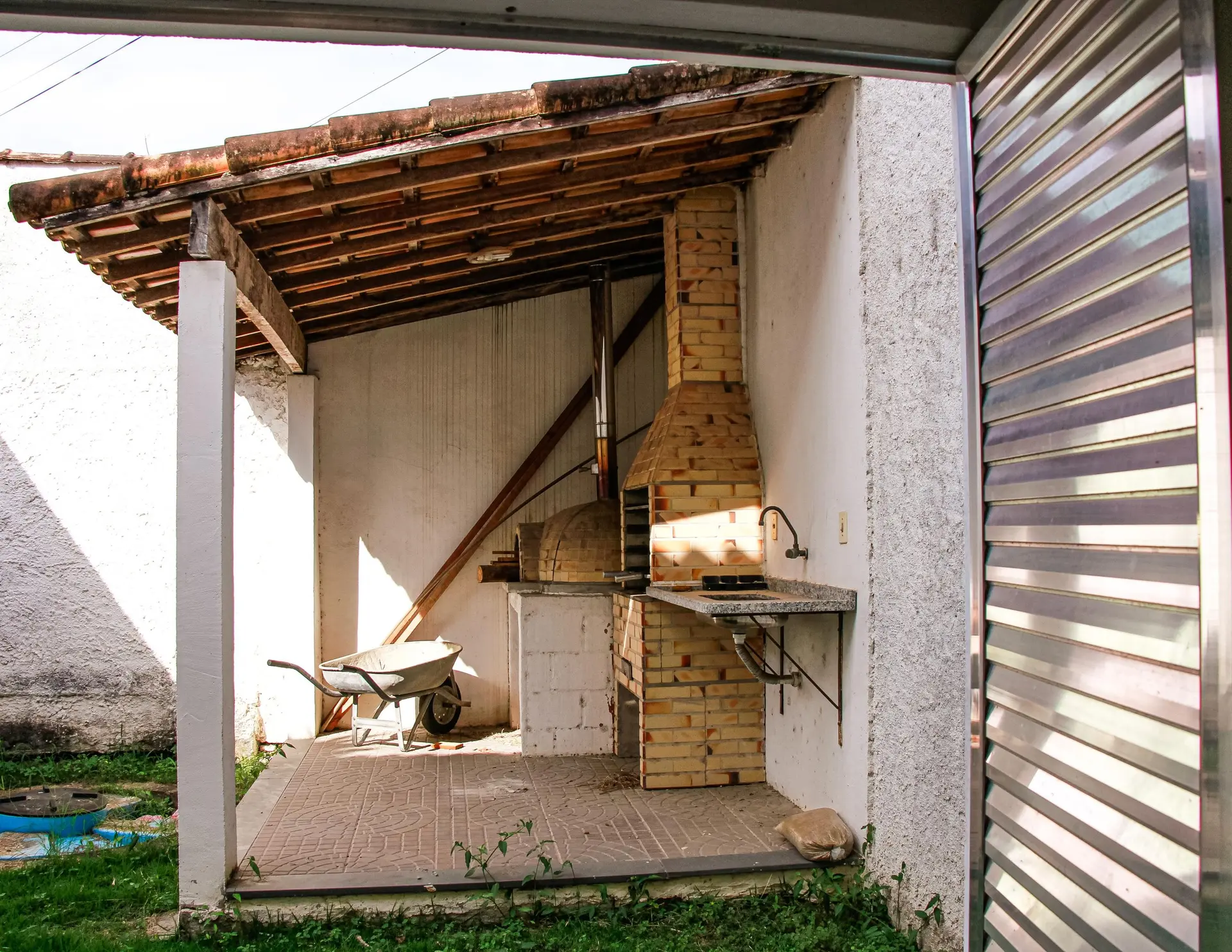 House with 3 bedrooms, 2 bathrooms and 2 parking spaces — photo 20
