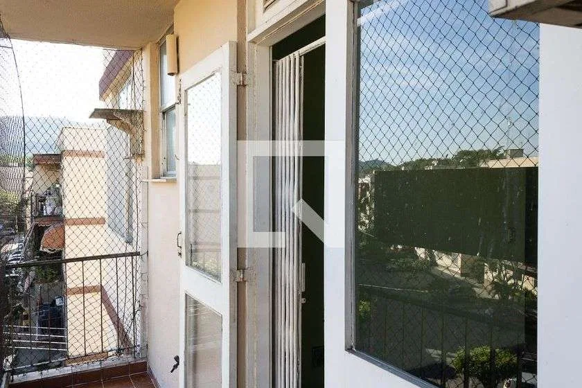 Apartamento de 2 quartos em condomínio com piscina — photo 9