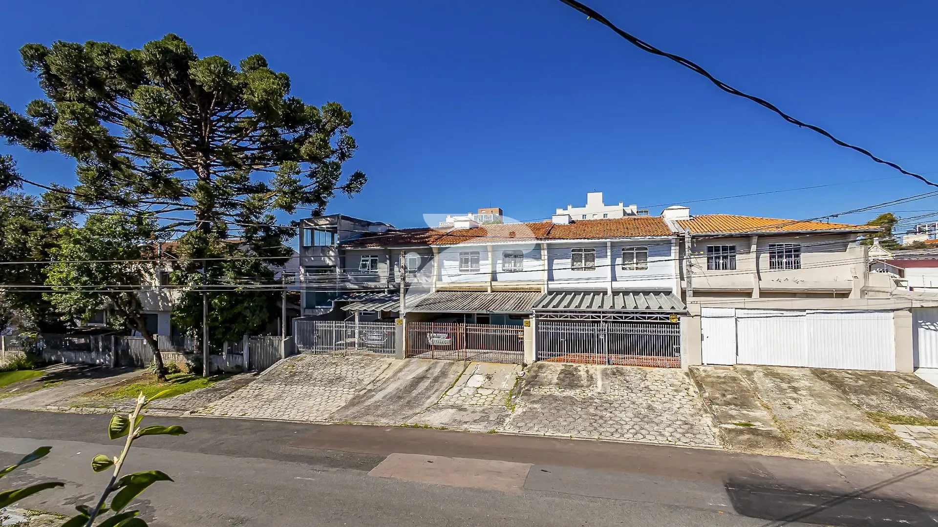 3-bedroom house with 3 bathrooms and 233 m² — photo 32