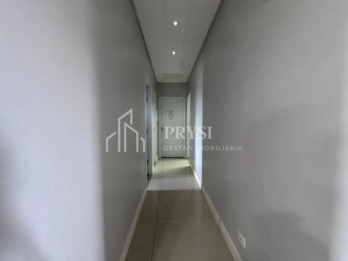 3-bedroom house with a washing machine in Curitiba — photo 15