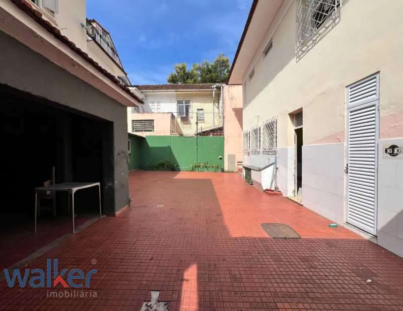 House with 11 bedrooms, 500 m² and 10 parking spots — photo 20