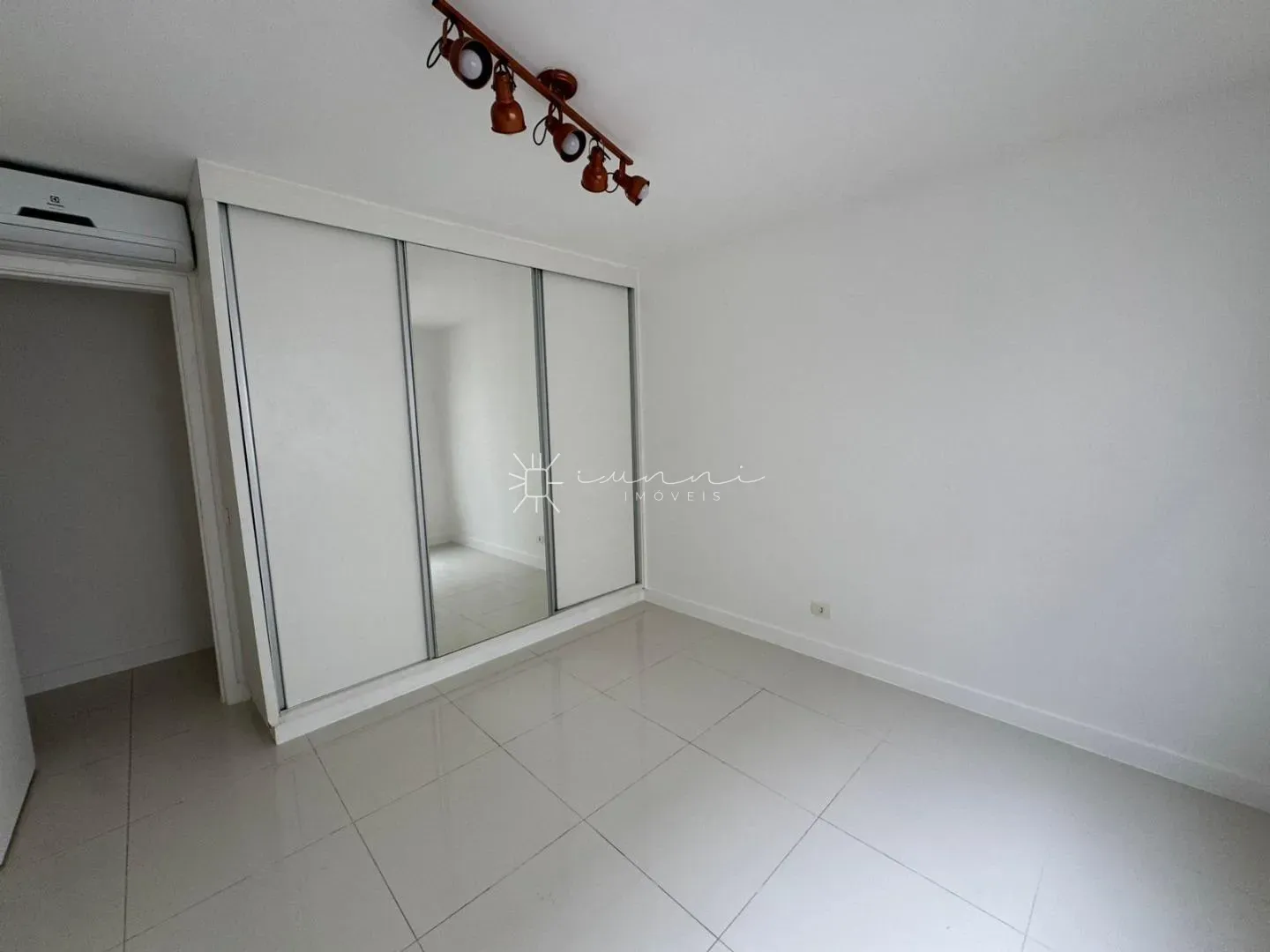 Apartamento com 4 quartos e 5 banheiros com terraço — photo 27