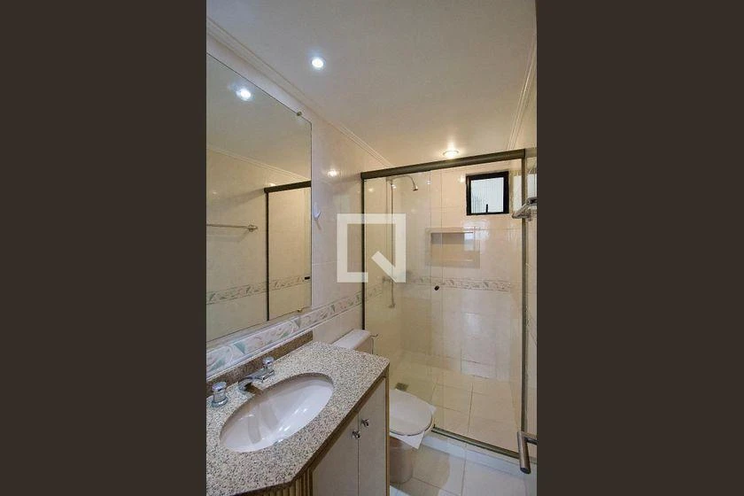 147 m² apartment with a home office and a bathtub — photo 41