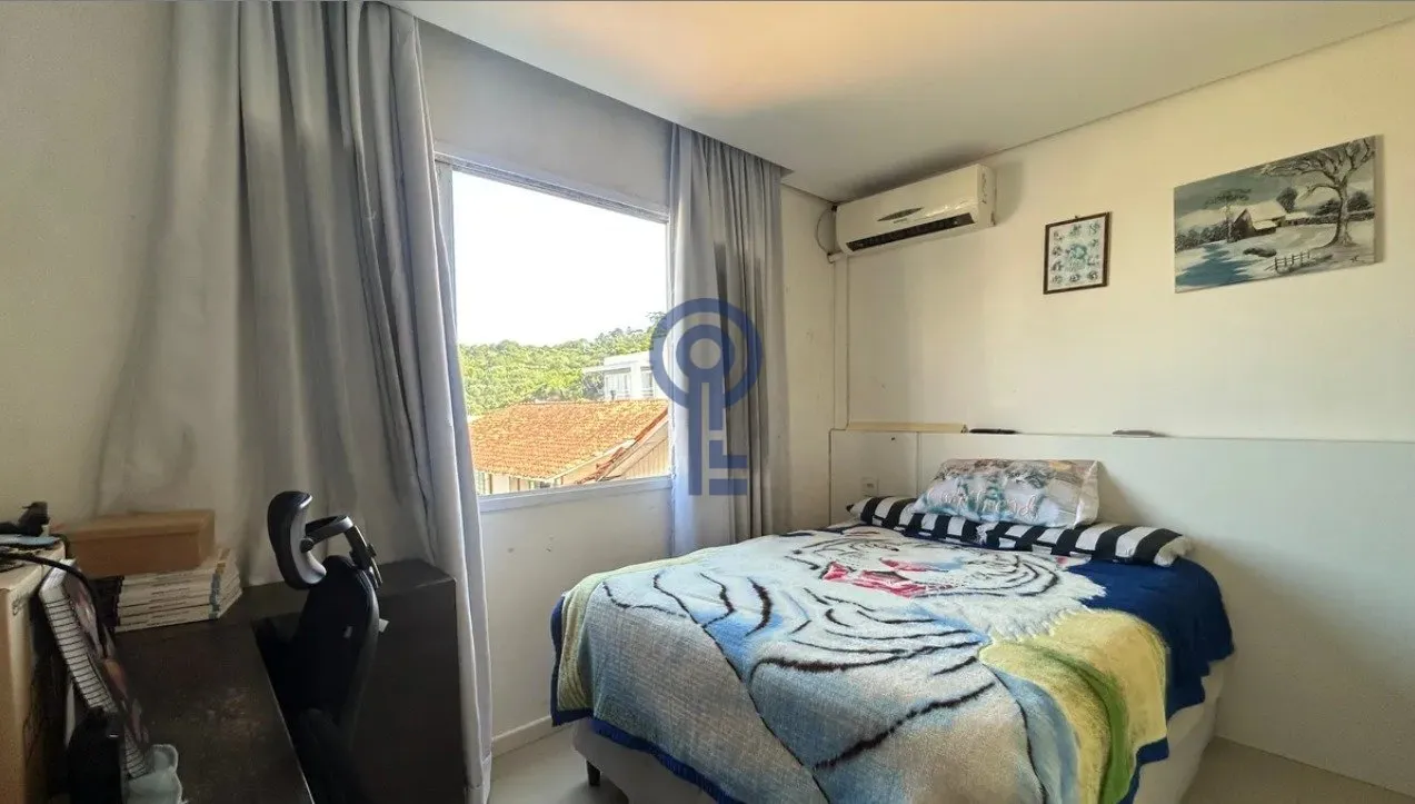 Furnished house with 5 bedrooms and 4 parking spots — photo 18