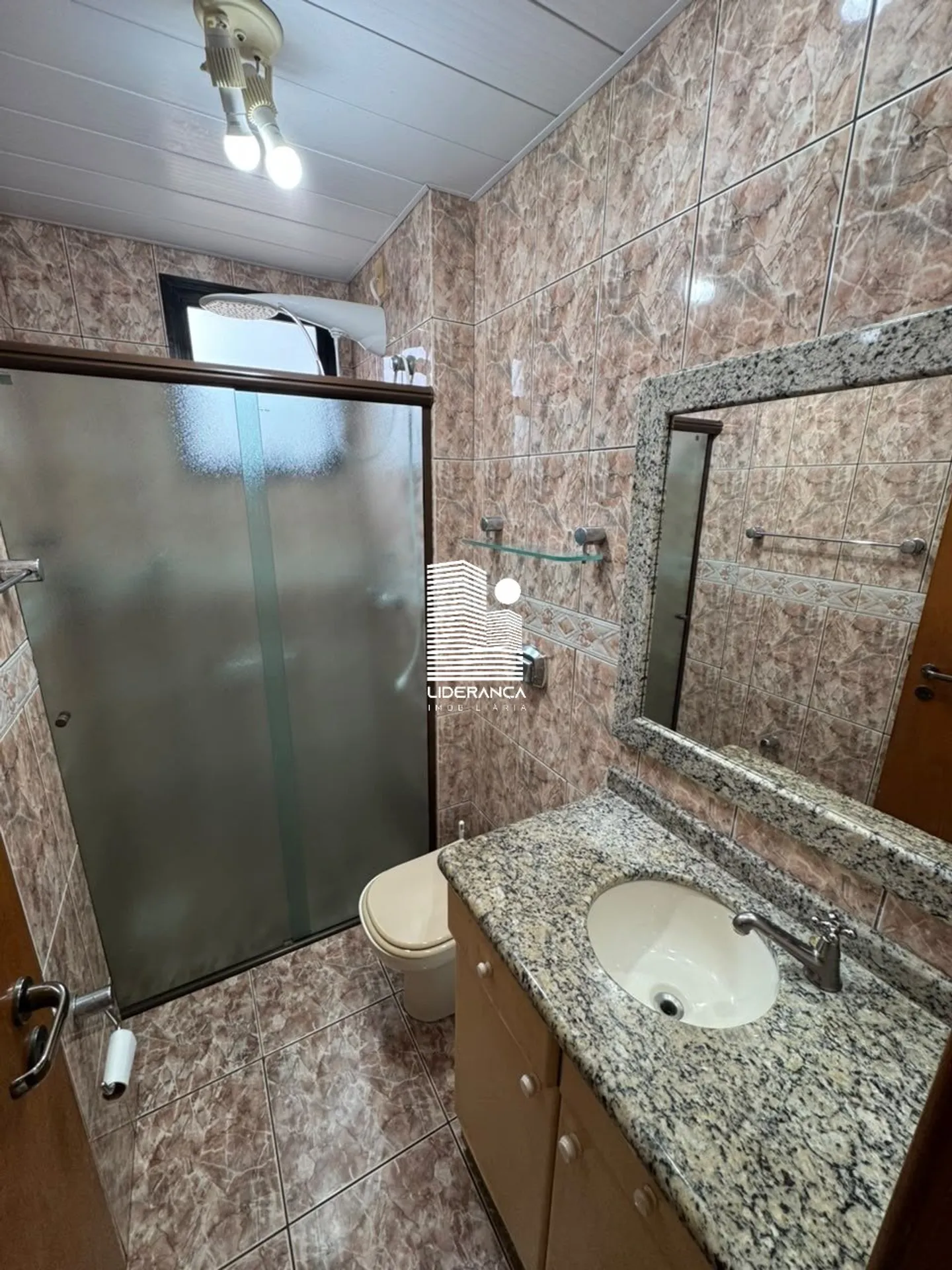 3-bedroom apartment, 1 with its own bathroom, 100 m² — photo 4