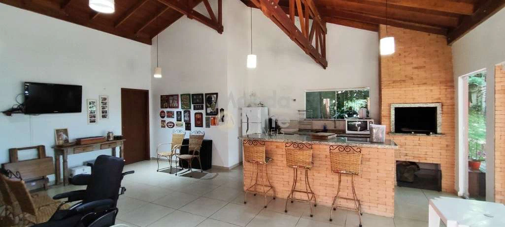 Gated-house with 3 bedrooms and 300 m²