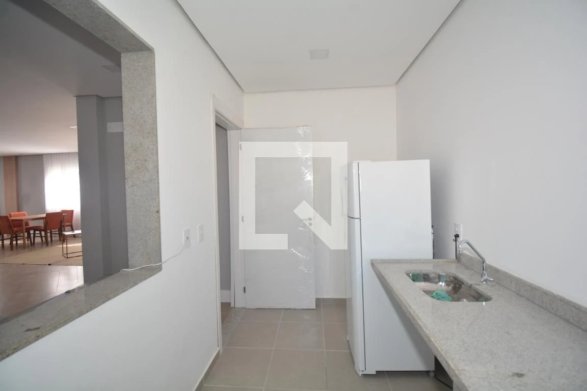 2-bedroom apartment in a building with a gym — photo 43