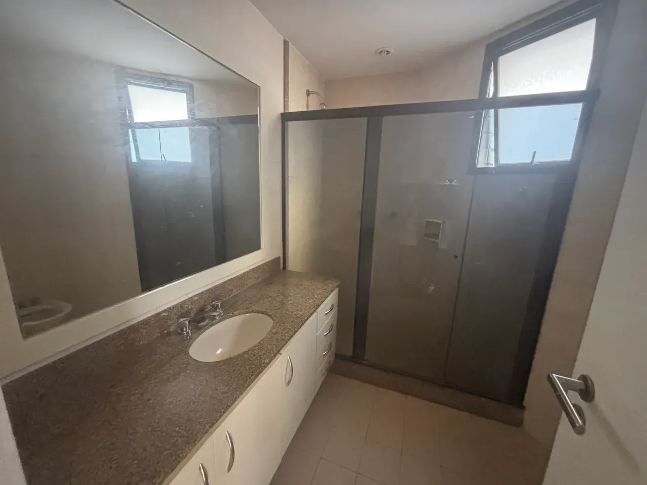 3-bedroom apartment with en-suite and balcony — photo 5