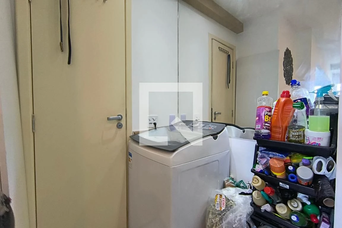 Bathtub in a one-bedroom apartment, 36 m² — photo 31
