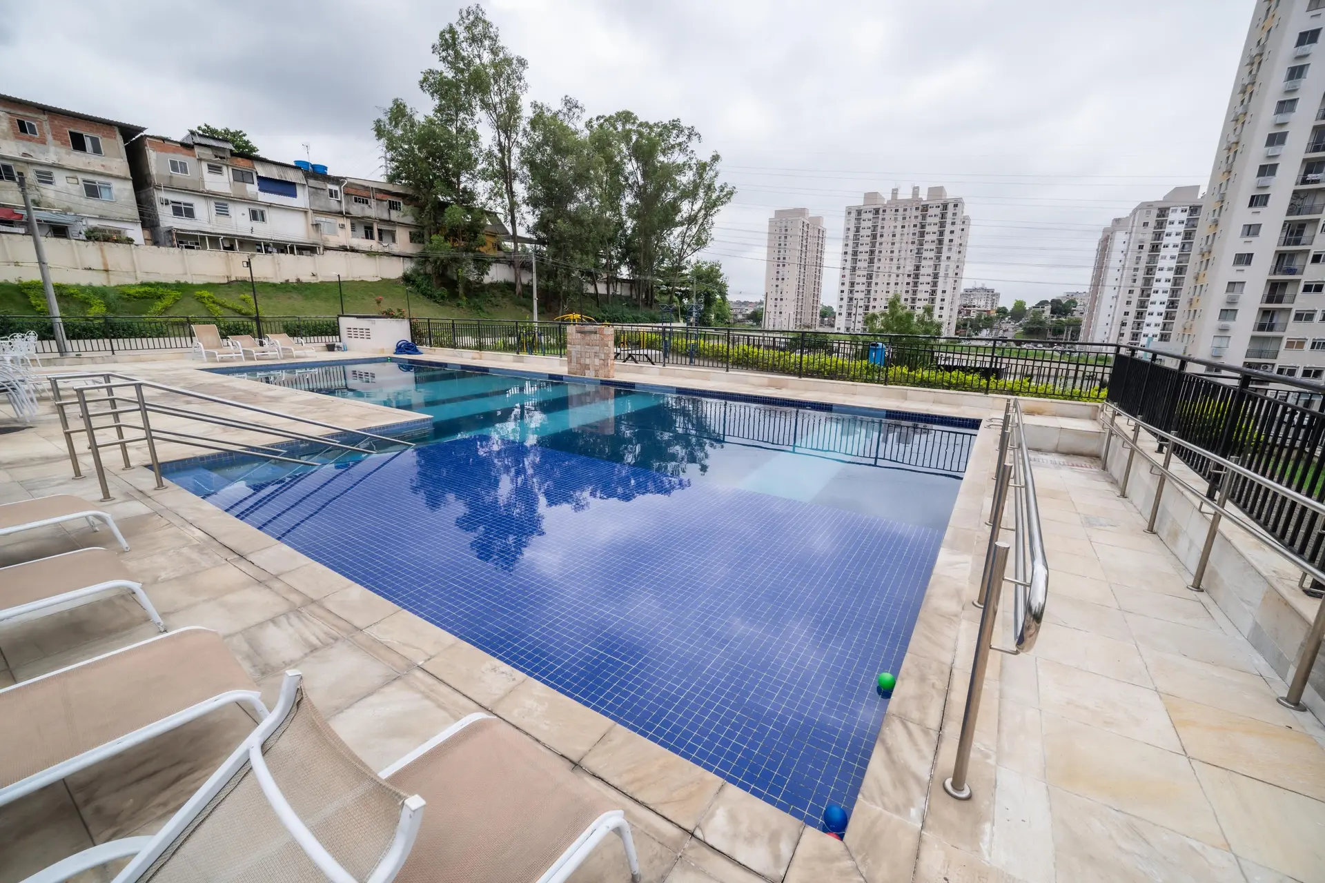 Furnished apartment, 48 m², with a grill on the balcony — photo 27