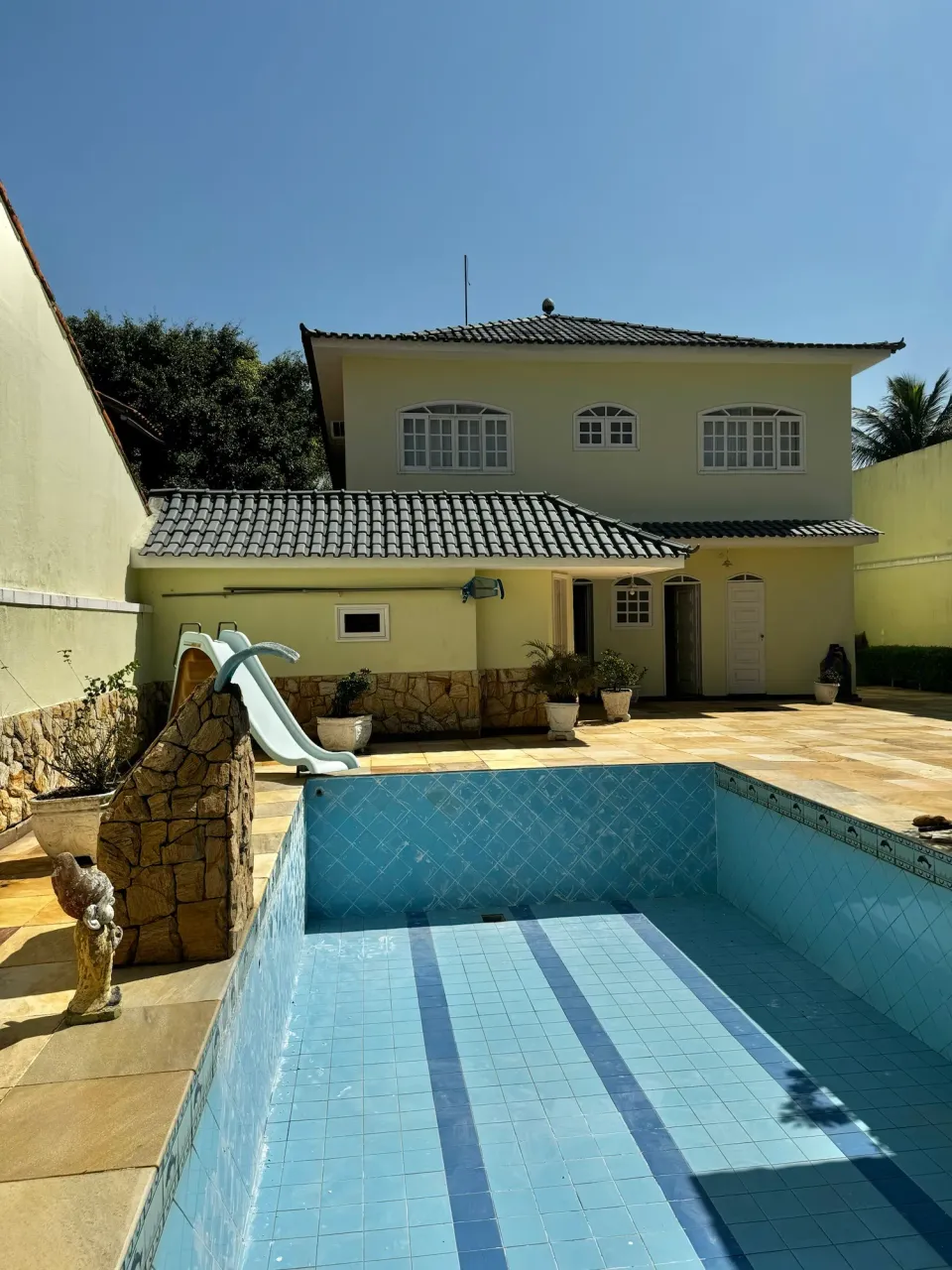Furnished house with 4 bedrooms and 5 bathrooms — photo 3