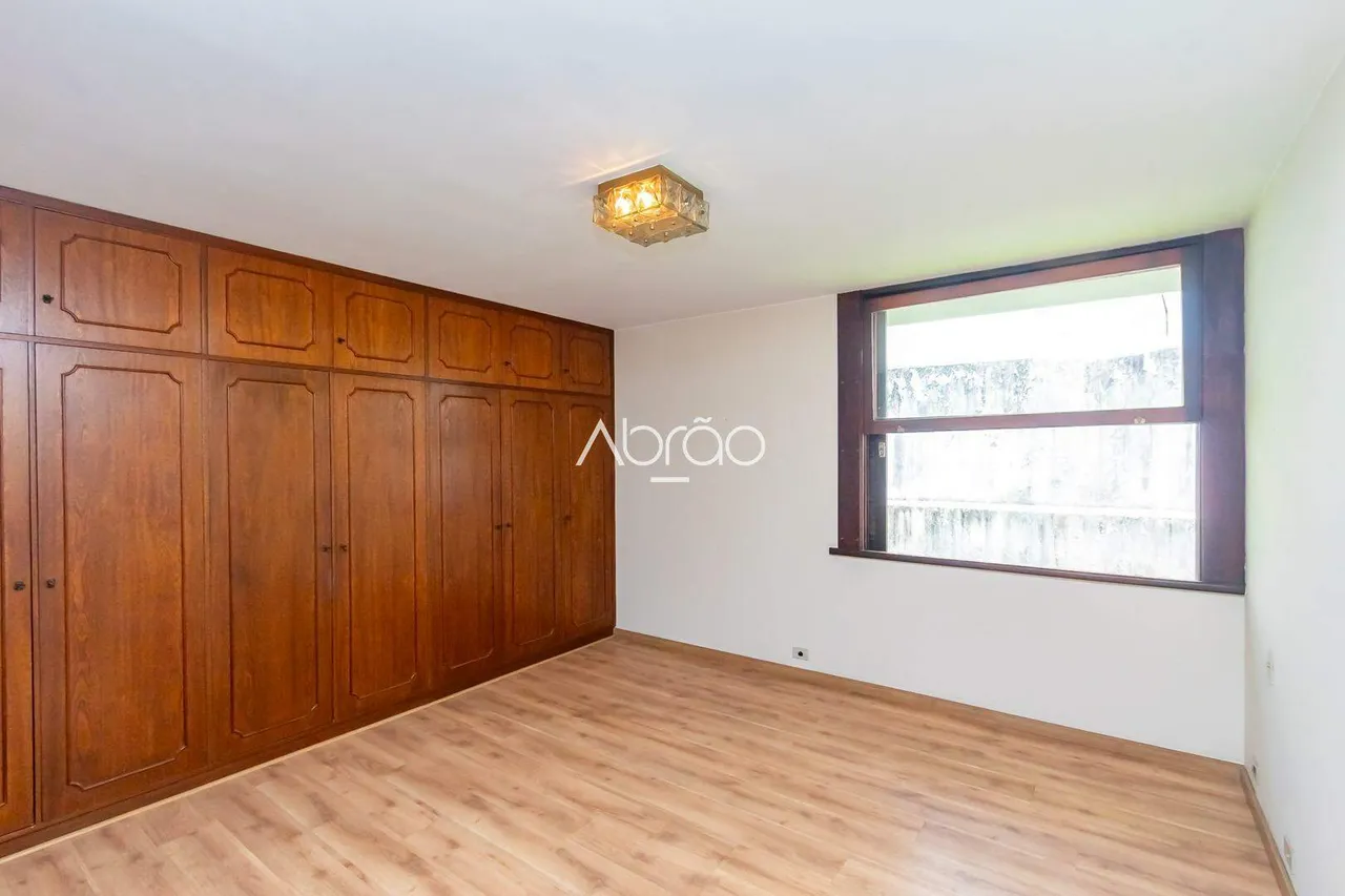 House with 4 bedrooms, 5 bathrooms and 319 m² — photo 12