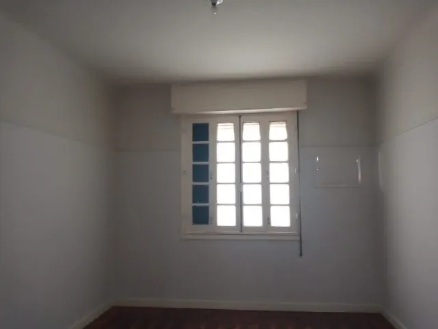 Unfurnished 1-bedroom apartment with separate kitchen — photo 4